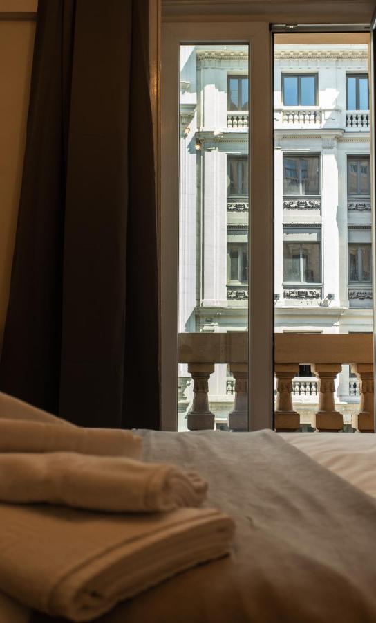 Suites You Gran Via Мадрид Экстерьер фото