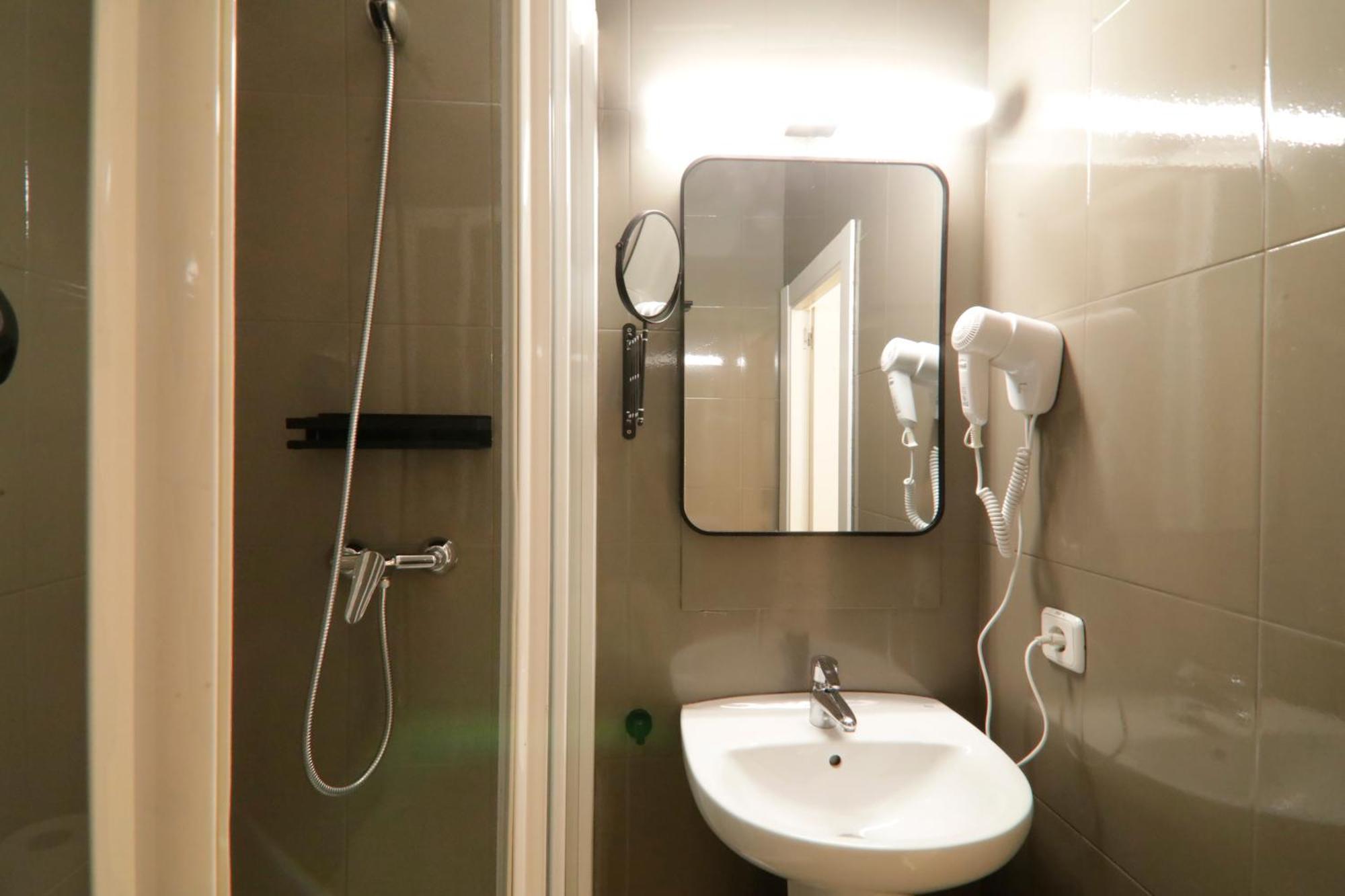 Suites You Gran Via Мадрид Экстерьер фото